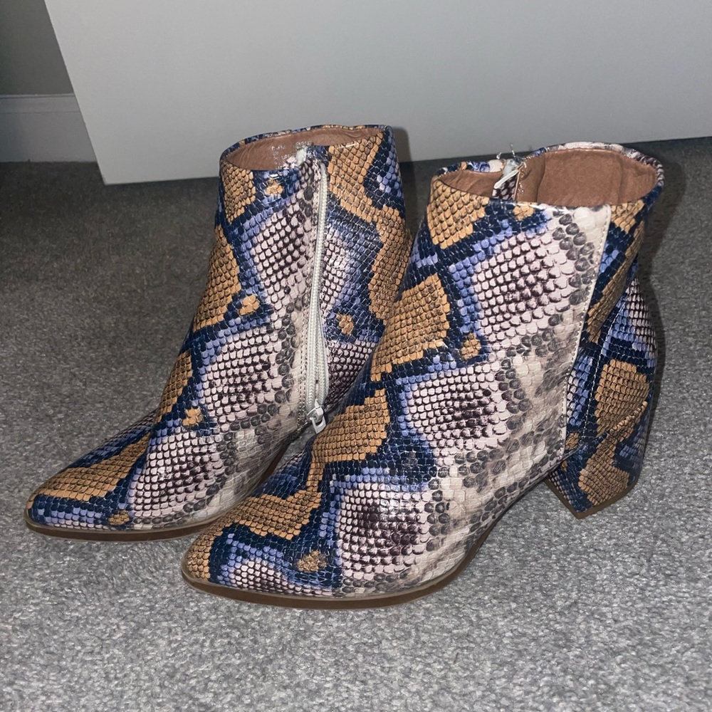 Madden girl navy/brown snakeskin pointed toe booties